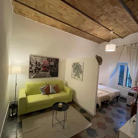La Maison B8 Apartment